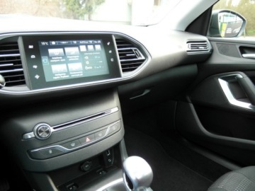 Peugeot 2017 Peugeot 308 Allure Kamera Panorama Dach 1.2 Benzyna 96KM, zdjęcie 29