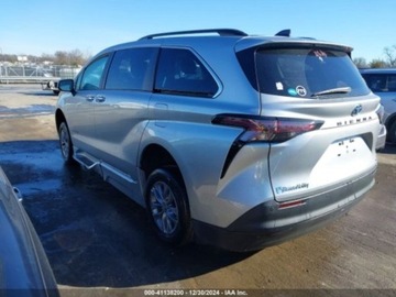 Toyota Sienna III 2023 Toyota Sienna 2023r., 2.5L 2.5 Benzyna 189KM, zdjęcie 2