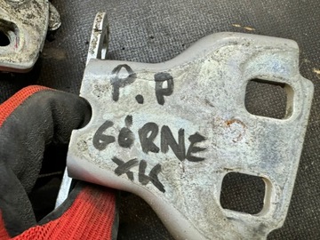 JEEP COMMANDER XK PANTY DVEŘE PRAVÝ PŘEDNÍ HORNÍ SPODNÍ