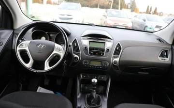 Hyundai ix35 SUV 1.6 GDI 135KM 2013 Hyundai ix35 Grzane fotele, Tempomat, Czujniki parkowania , Niski Przebieg., zdjęcie 4