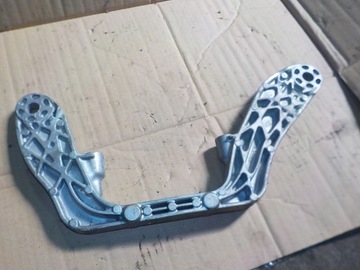 DRŽÁK NÁPRAVA ZADNÍHO MERCEDES W117 W176 X156