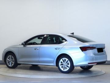 Skoda Octavia IV Liftback 1.5 TSI EVO 150KM 2026 SKODA Octavia Drive Essence 1.5 TSI mHEV DSG Sedan 150KM 2026, zdjęcie 3