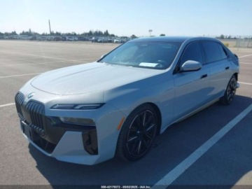 BMW Seria 7 G70 2023 BMW Seria 7 740 I 2023 3.0l 3.0 Benzyna 375KM, zdjęcie 1