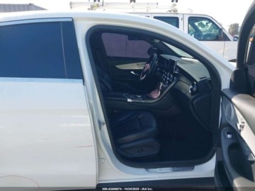 Mercedes GLC C253 2019 Mercedes-Benz GLC 300 Coupe 4Matic 2019 2.0L 2.0 Benzyna 241KM, zdjęcie 10