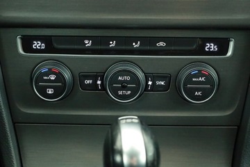 Volkswagen Golf VII Variant 1.6 TDI CR DPF BlueMotion Technology 105KM 2014 VW Golf 1.6 TDI, Automat, Xenon, Bi-Xenon, Klima, zdjęcie 10