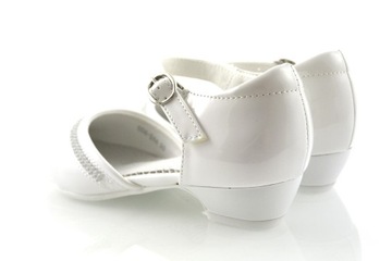 BIAŁE BALERINKI BUCIKI KOMUNIJNE PANTOFELKI NA OBCASIE 244 r 33