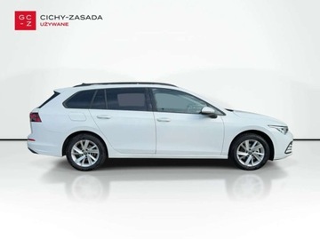 Volkswagen Golf VIII Variant 1.5 eTSI 150KM 2023 Volkswagen Golf VW GOLF VARIANT VIII Webasto Ambient CarPlay 1.5 Benzyna, zdjęcie 3