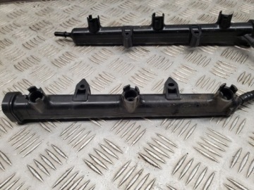 Chrysler Pacifica 2017 Z przodu Rozdzielacz paliwa