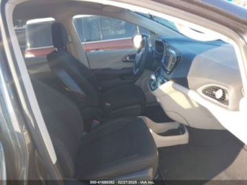 Chrysler Voyager V 2022 Chrysler Voyager 2022r., 3.6L 3.6 Hybryda 287KM, zdjęcie 8