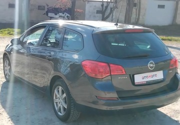 Opel Astra J Sports Tourer 1.7 CDTI ECOTEC 110KM 2012 Opel Astra 1,7 Cdti Alufelgi Klima El szyby Po oplatach z Niemiec, zdjęcie 14