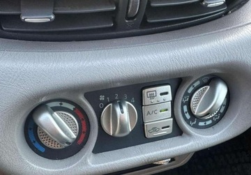 Nissan Almera Tino 1.8 114KM 2002 Nissan Almera Tino 2002, 1.8 benzyna 1.8 Benzyna 114KM, zdjęcie 2