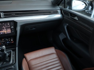 Volkswagen Passat B8 Variant Facelifting 1.5 TSI EVO 150KM 2023 VW Passat 1.5 TSI, Salon Polska, 1. Właściciel, zdjęcie 7