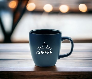 B. БОЛЬШАЯ МАТОВАЯ ТЕМНО-СИНЯЯ КРУЖКА С СОБСТВЕННЫМ КОФЕЙНЫМ ПРИНТОМ В ПОДАРОК, С ГРАВИРОВКОЙ
