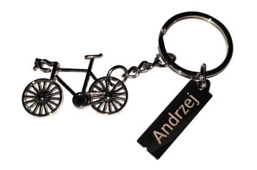 Двойная гравировка на брелок с надписью-посвящением имени.