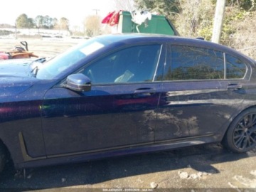 BMW Seria 7 G70 2022 BMW Seria 7 750i xDrive 2022 4.4 Benzyna 523KM, zdjęcie 13