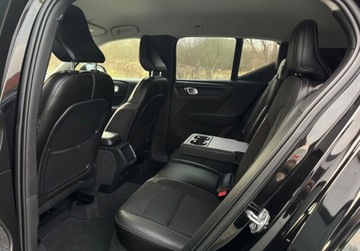 Volvo XC40 Crossover 2.0 D3 150KM 2019 Volvo XC 40 2,0 Multi Led 150PS Virtual Tacho Skora Harman Kardon Reling S, zdjęcie 18