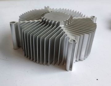 Radiator aluminiowy 95x35 z mocowaniem