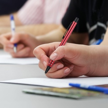 РЕКЛАМНАЯ РУЧКА МЕТАЛЛИЧЕСКАЯ АВТОМАТИЧЕСКАЯ КРАСНАЯ 50 ШТ. СИНЯЯ ЗАПРАВКА ПОДАРОК