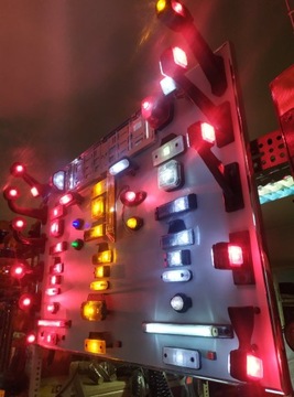 LAMPA OBRYSOWA OBRYSÓWKA LED POMARAŃCZOWA DŁUGA