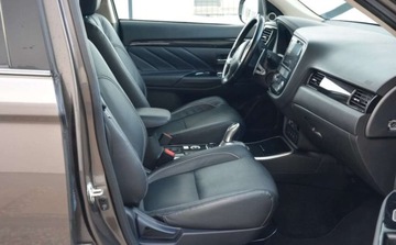 Mitsubishi Outlander III 2017 Mitsubishi Outlander Mitsubishi Outlander 2.0 4WD Top 2.0 Hybryda Plug-in, zdjęcie 29