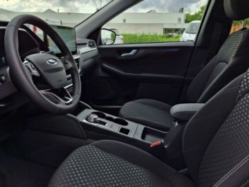 Ford Kuga III SUV Facelifting 1.5 EcoBoost 186KM 2025 Od ręki - Titanium 1.5 EcoBoost 186KM / Pakiet Winter, Driver Assistance, zdjęcie 4