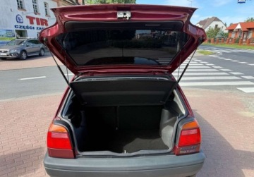 Volkswagen Golf III Hatchback 1.6 75KM 1994 Volkswagen Golf 1.6i KLIMA Pink Floyd 1.6 Benzyna 75KM, zdjęcie 9