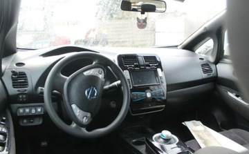 Nissan Leaf I Hatchback 5d Facelifting Elektryczny 109KM 2016 Nissan Leaf Elektryczny 109KM, zdjęcie 6