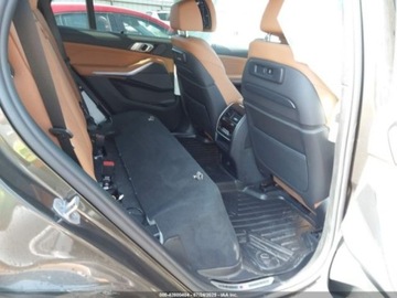 BMW X5 G05 2023 BMW X5 M M50 i 2023 4.4 Benzyna 523KM, zdjęcie 10