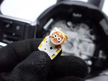 VOLANT MULTIFUNKČNÍ KŮŽE JEEP AVENGER 24R