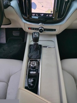 Volvo XC60 II Crossover T5 254KM 2018 Volvo XC60 T5 4X4 Geartronic Momentum 254KM 2018r Zadbany! Stan bdb!, zdjęcie 12