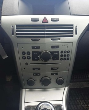 Opel Astra H Kombi 1.3 CDTI ecoFLEX 90KM 2010 Opel Astra Opel Astra III 1.3 CDTI, zdjęcie 8