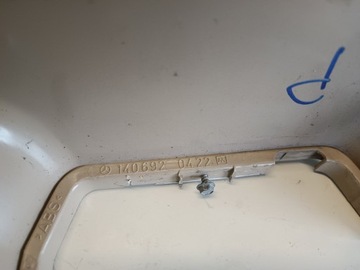 нижняя накладка средней стойки Mercedes W140 1406920322