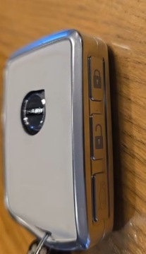 Брелок для ключей VOLVO S60 S90 V60 V90 XC40 XC60 XC90 C40 C30 alu белый