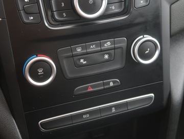 Renault Megane IV Hatchback 5d 1.3 TCe 115 FAP 115KM 2018 Renault Megane 1.3 TCe, Salon Polska, Klima, zdjęcie 11