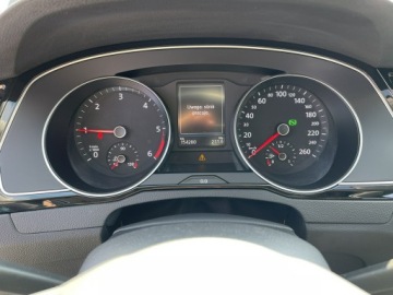 Volkswagen Passat B8 Variant Facelifting 2.0 TDI SCR 150KM 2021 Volkswagen Passat Variant Automat Podgrzewanie, zdjęcie 9