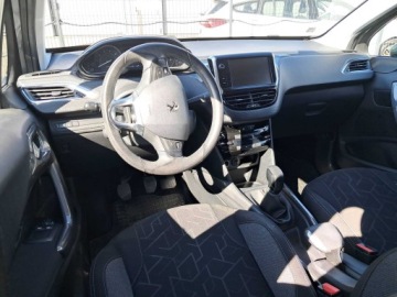 Peugeot 2008 I SUV Facelifting 1.2 PureTech 82KM 2016 Peugeot 2008 1.2 PureTech, Salon Polska, zdjęcie 1