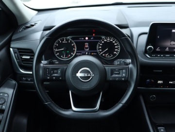 Nissan Qashqai III Crossover 1.3 DIG-T MHEV 158KM 2023 Nissan Qashqai 1.3 DIG-T MHEV, Salon Polska, zdjęcie 18