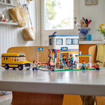 LEGO CITY 60329 DZIEŃ W SZKOLE