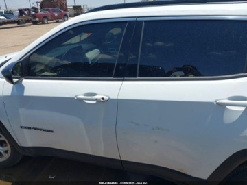 Jeep Compass II 2024 Jeep Compass Latitude 2024 2.0l 2.0 Benzyna 200KM, zdjęcie 2