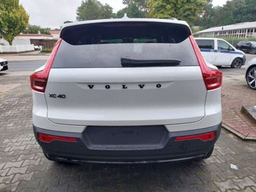 Volvo XC40 2025 VOLVO XC40 B4 Plus Black Edition Suv 2.0 (211 KM) 2025, zdjęcie 2