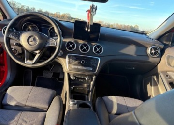 Mercedes GLA I Off-roader 1.5 180 CDI 109KM 2017 Mercedes-Benz GLA 180 d, zdjęcie 3