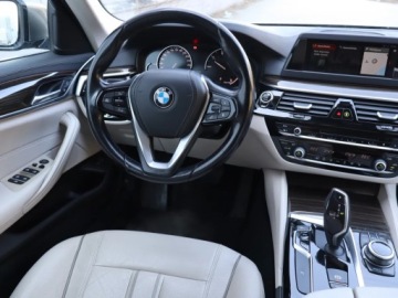 BMW Seria 5 F10-F11 Touring Facelifting 520d 190KM 2017 BMW 5 520d xDrive, Salon Polska, Serwis ASO, zdjęcie 6