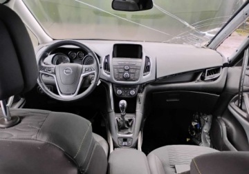 Opel Zafira C Tourer 2.0 CDTI ECOTEC 130KM 2012 Opel Zafira 2012r, 2.0 CDTI. Uszkodzony boki. 2.0 Diesel 130KM, zdjęcie 5