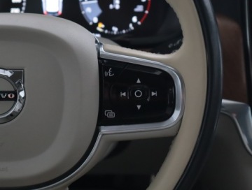 Volvo V90 II Kombi 2.0 D4 190KM 2017 Volvo V90 D4 AWD, 187 KM, 4X4, Automat, Skóra, zdjęcie 16