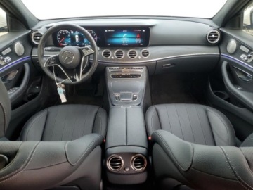 Mercedes Klasa E W213 2022 Mercedes-Benz Klasa E 350 2022 2.0l 2.0 Benzyna 255KM, zdjęcie 8