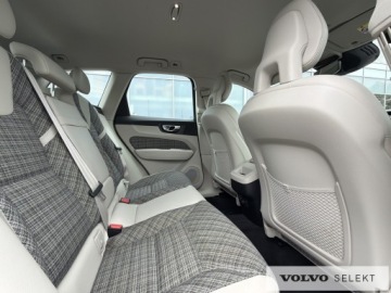 Volvo XC60 II Crossover D4 190KM 2017 Volvo XC 60 XC60 D4 AWD Momentum, Pakiet Winter, P, zdjęcie 13
