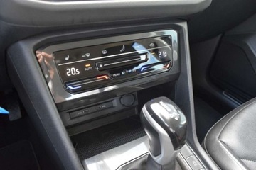 Volkswagen Tiguan II SUV Facelifting 2.0 TDI 200KM 2022 Volkswagen Tiguan 2.0 TDI 200KM 4x4 Elegance DSG MatrixACCSkoraKameraVAT23, zdjęcie 23