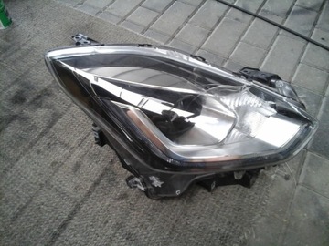 SUZUKI SWIFT LAMPA PRZÓD PRAWY LED MK8