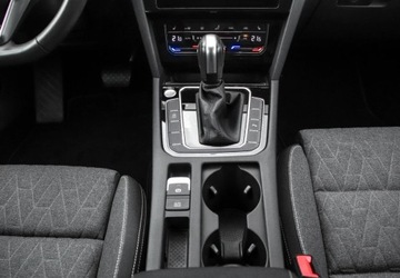 Volkswagen Passat B8 Variant Facelifting 2.0 TDI SCR 200KM 2023 Volkswagen Passat Variant 2.0 TDI 200KM DSG Business Fotele Podgrzewane Te, zdjęcie 15