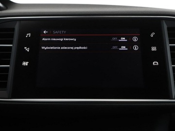 Peugeot 308 II Hatchback Facelifting 1.2 PureTech 130KM 2018 Peugeot 308 Automat Navi Klimatyzacja Kamera, zdjęcie 27